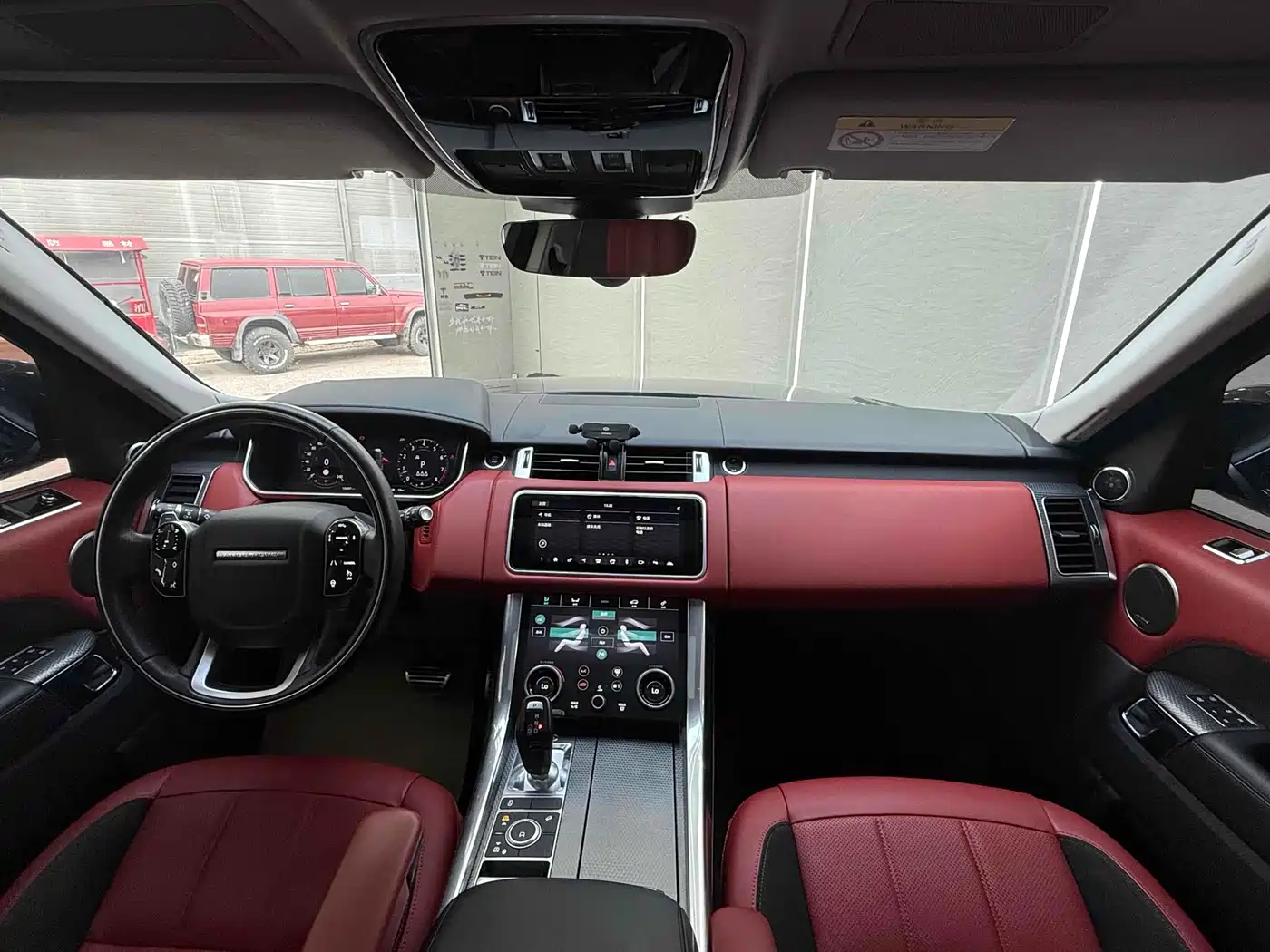 Land Rover Range Rover Sport 2021 3.0 L6 Gloss Black Edition фото 24