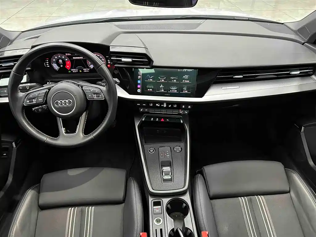 Audi A3 2024 Model Sportback 35 TFSI Fashion Sport фото 2