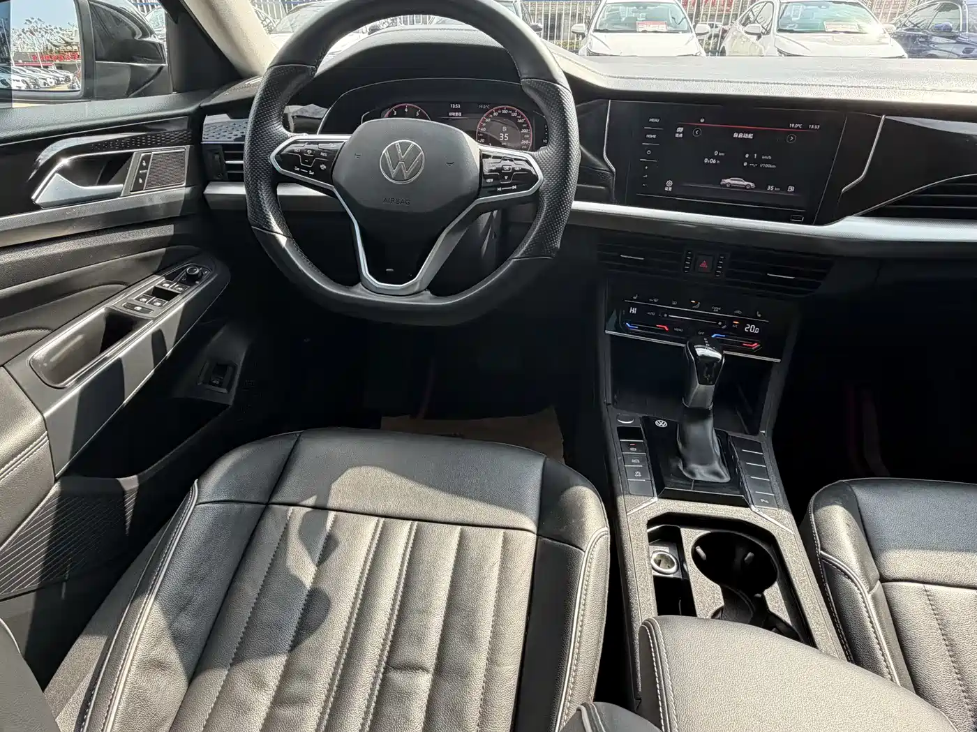 Volkswagen Passat 2022 330TSI Starlight Elite Edition фото 13