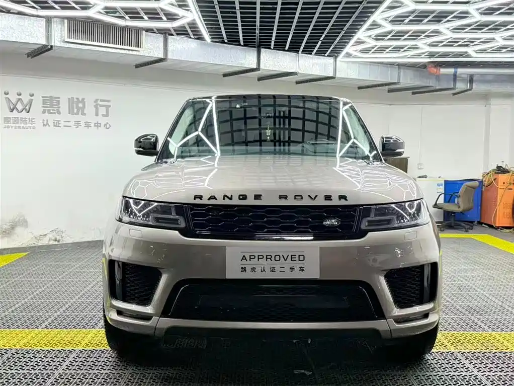 Land Rover Range Rover Sport 2021 3.0 L6 Gloss Black Edition фото 2
