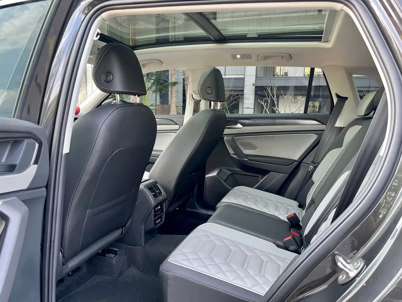 Volkswagen Tayron 2025 Shared Joy 330TSI фото 5