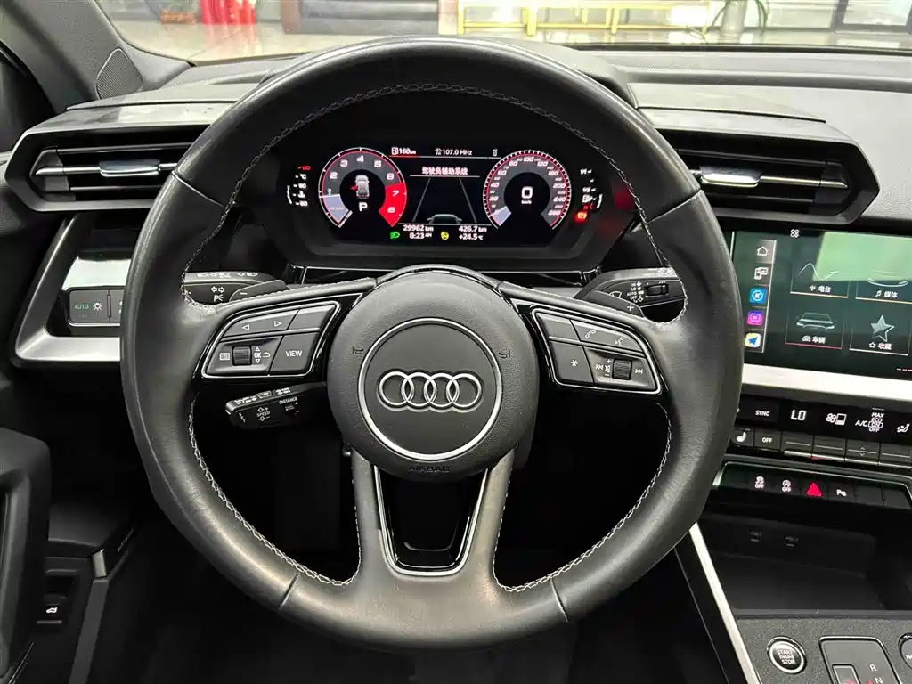 Audi A3 2024 Model Sportback 35 TFSI Fashion Sport фото 3