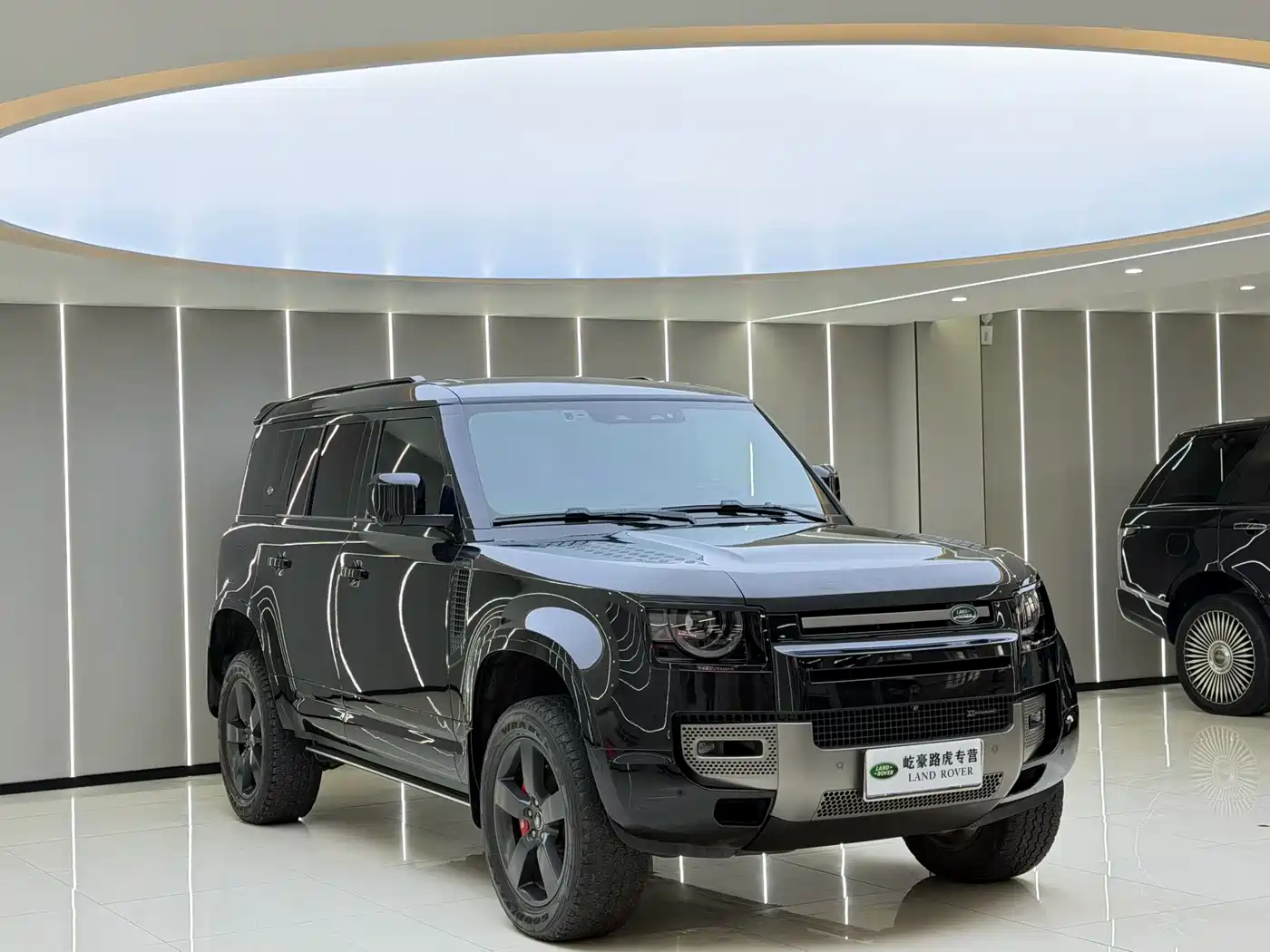 Land Rover Defender 2023 Facelift 110 3.0T P400 X-DYNAMIC HSE фото 3