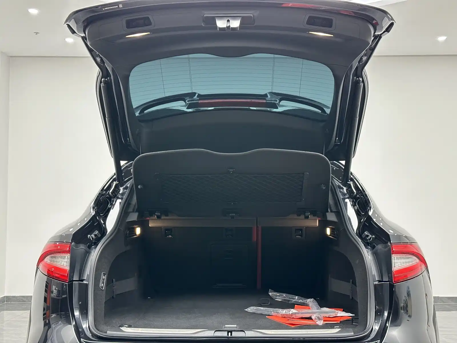 Photo 22 - Maserati Levante