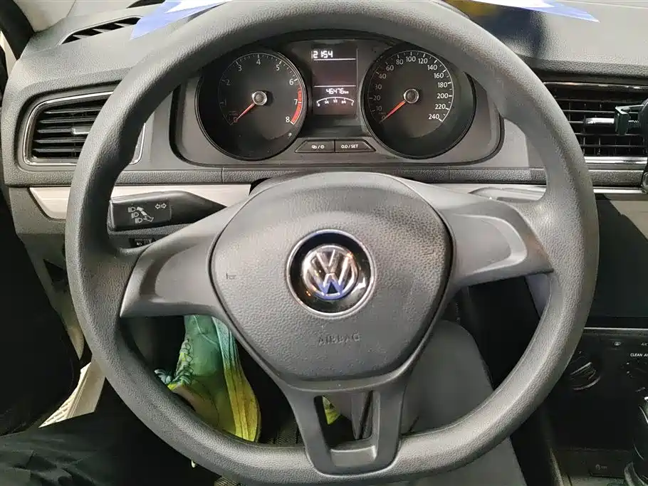 Volkswagen Lavida 2017 1.6L Automatic Trend Edition фото 15