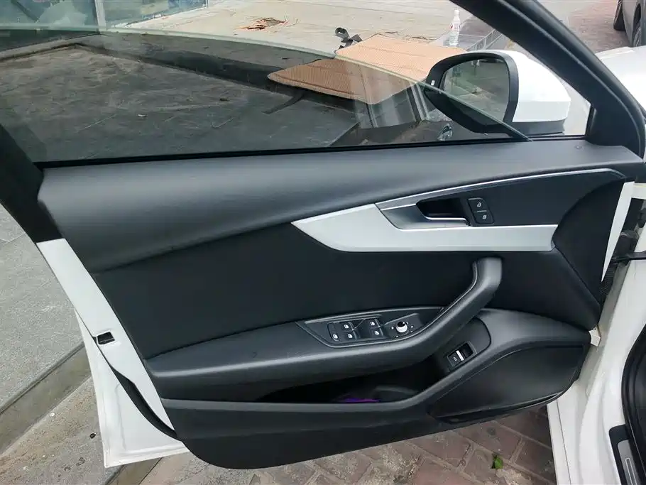 Audi A4L 2019 40 TFSI Fashion (China V) фото 7