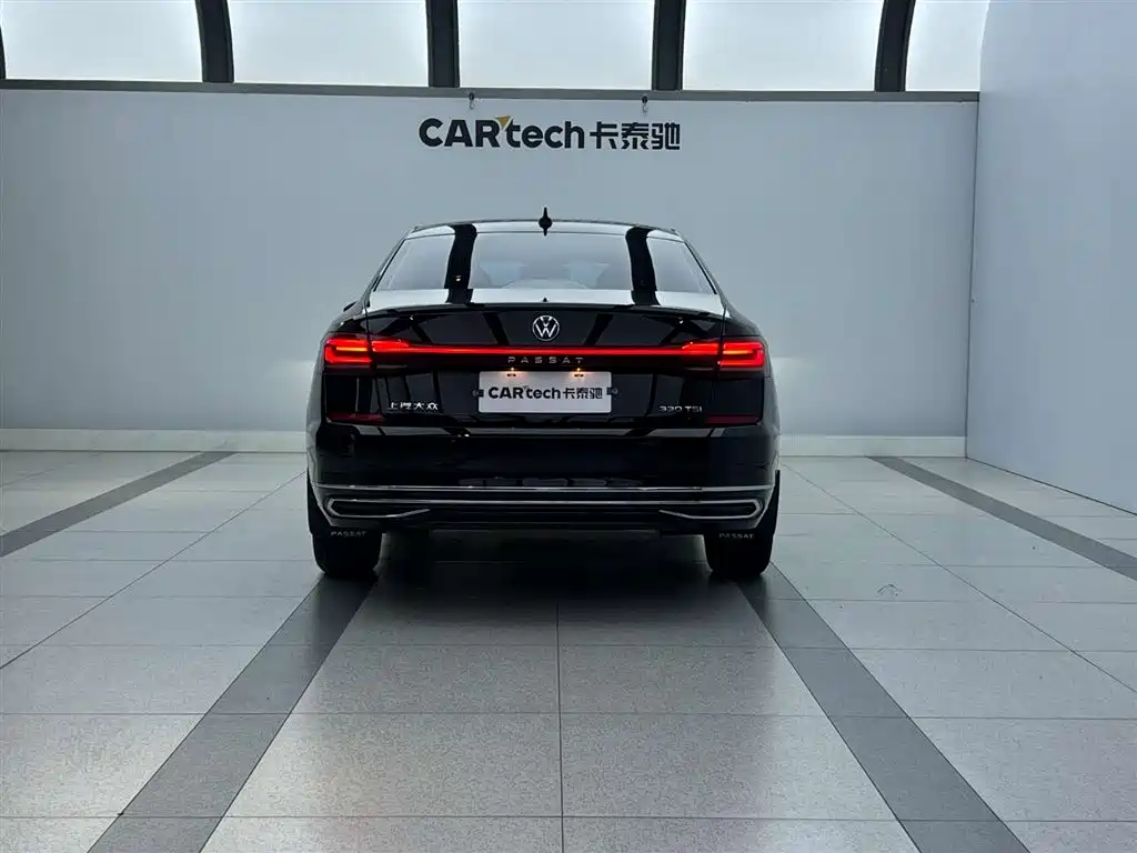Volkswagen Passat 2023 330TSI Starlight Elite Edition фото 4