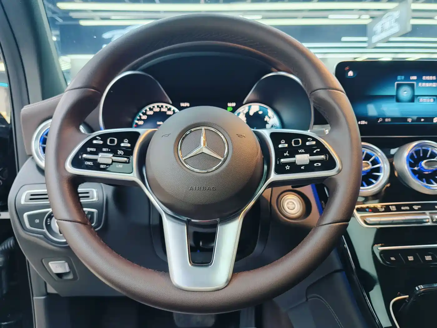 Mercedes-Benz GLC 2021 GLC 260 L 4MATIC Sporty фото 14