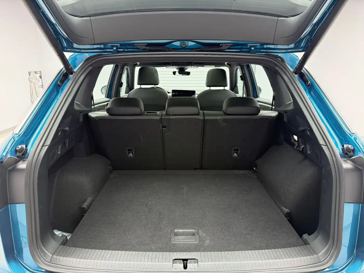 Volkswagen Tayron 2023 380TSI 4WD R-Line Pro Smart Edition фото 6