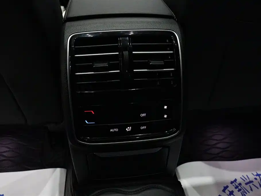 Volkswagen Magotan 2023 Model 2 Million Commemorative Edition 330TSI DSG Luxury фото 10
