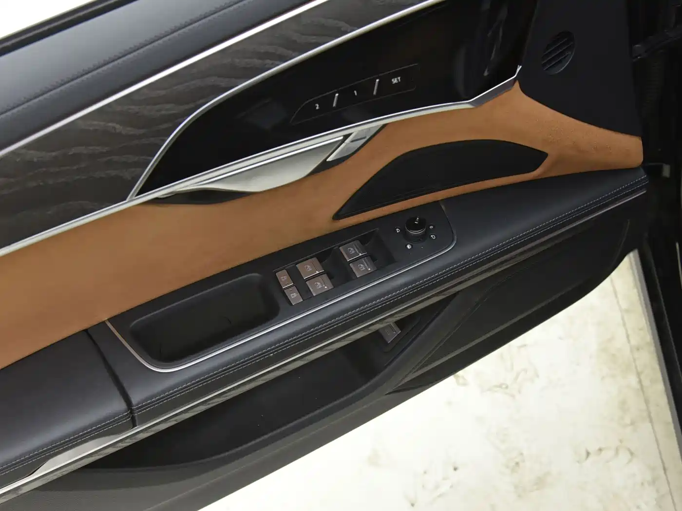 Audi A8 2024 Model A8L 50 TFSI quattro Premium Selection фото 11