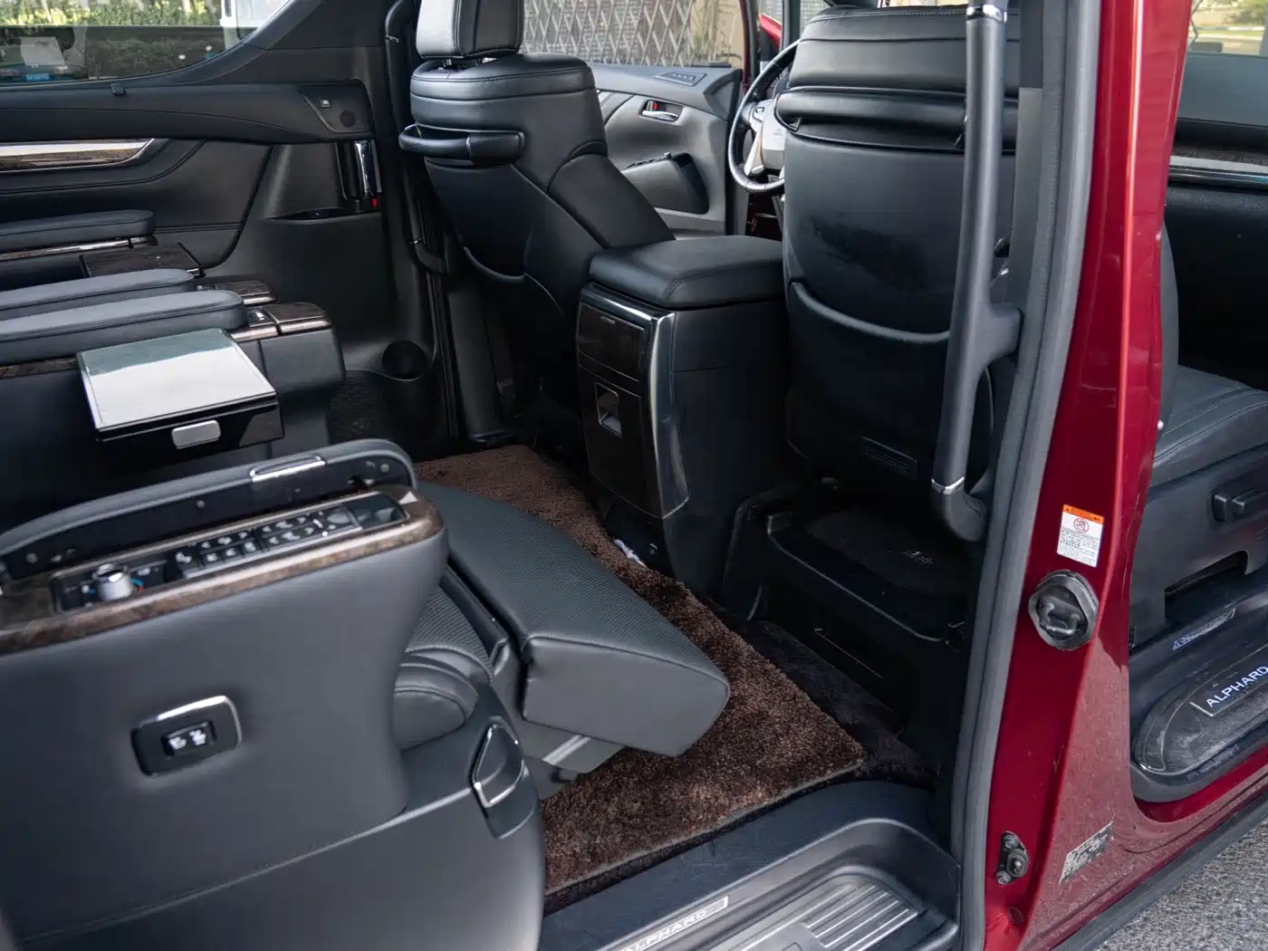 Toyota Alphard 2021 Hybrid 2.5L Ultimate фото 28