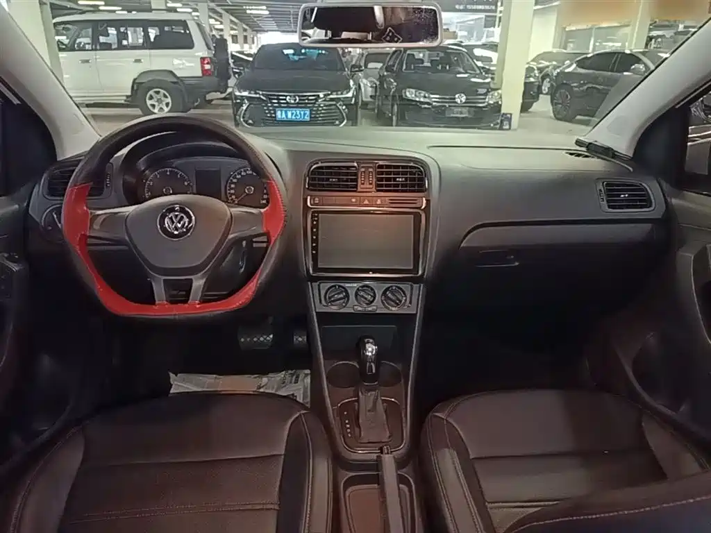 Volkswagen Polo 2018 1.5L Auto Safe Drive фото 10