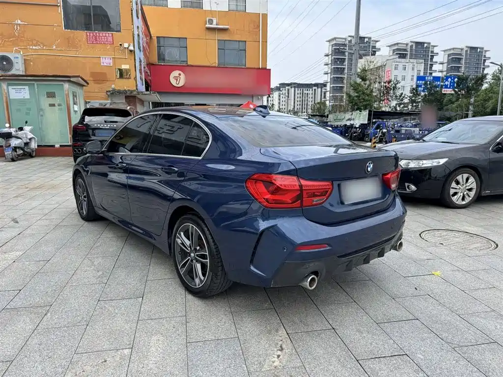BMW 1-SERIES