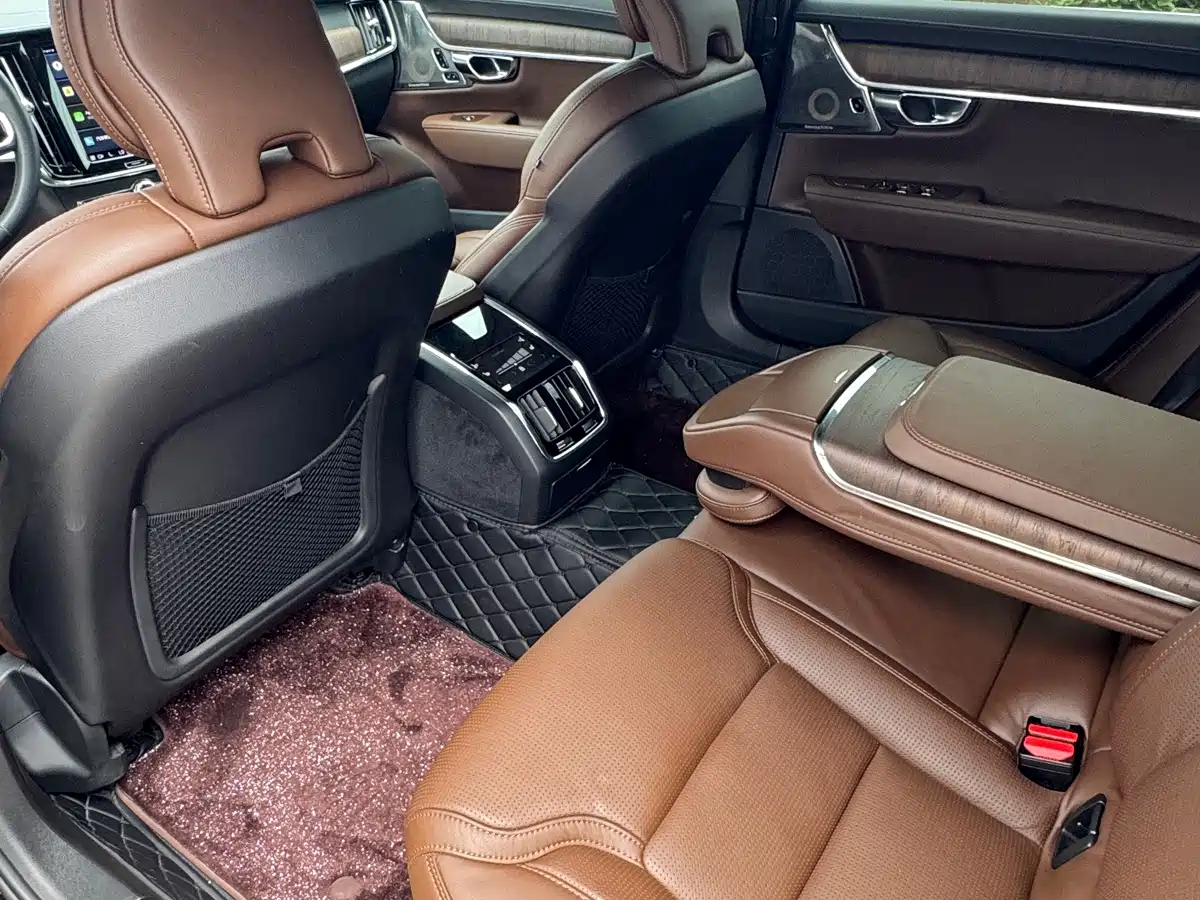 Фото 5 - Volvo S90
