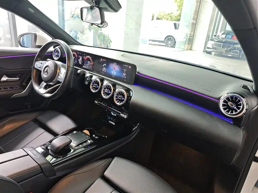 Mercedes-Benz A-Class 2022 A 200 L Sport Sedan Dynamic фото 22