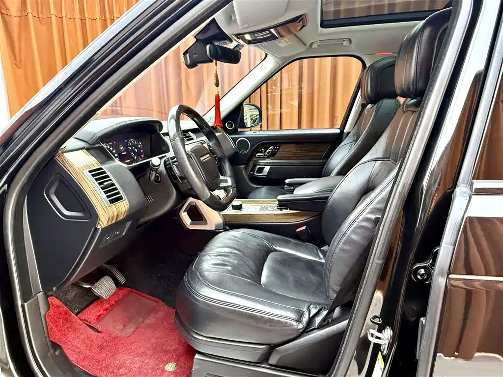 Land Rover Range Rover 2018 3.0 SC V6 Vogue SE Genesis Extended Edition фото 7