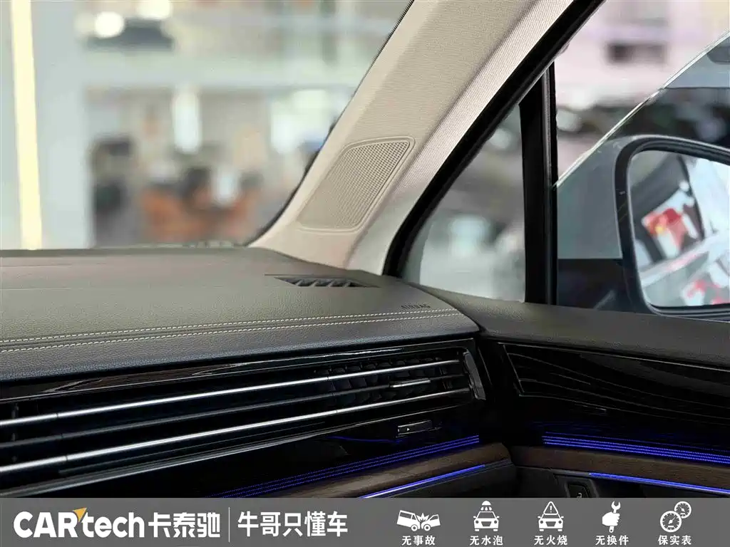 Volkswagen Touareg 2019 2.0TSI Sharp Wing Edition China V фото 24