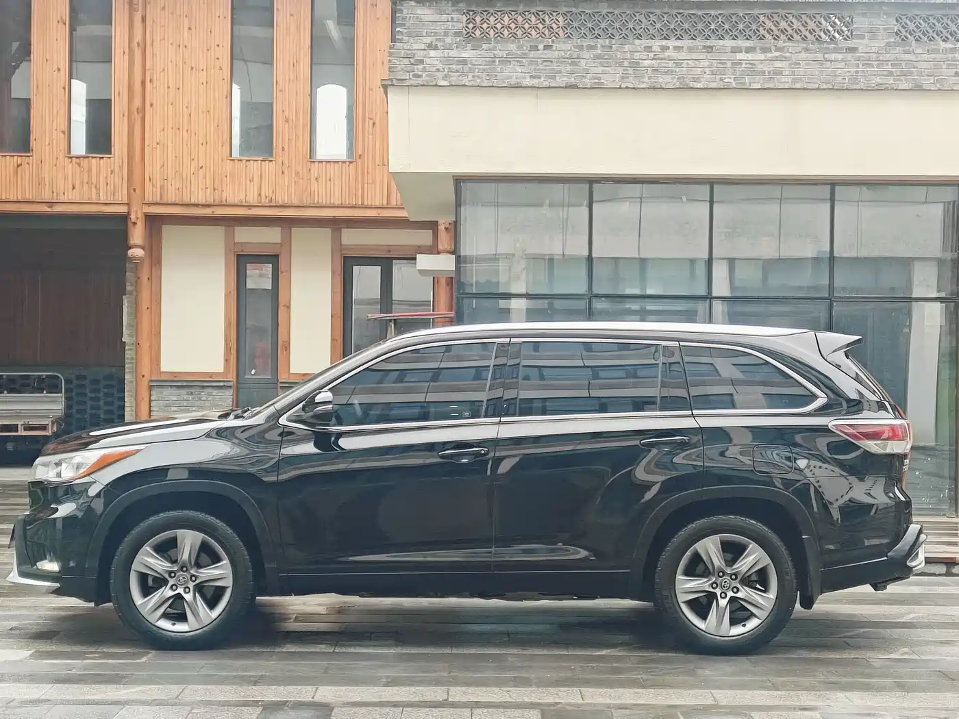 Toyota Highlander 2015 2.0T AWD Luxury Edition 7-seater фото 3
