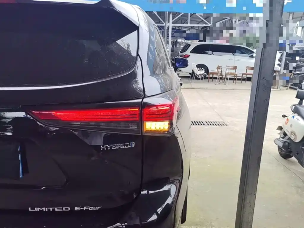 Toyota Crown Kluger 2022 2.5L HEV 4WD Flagship Edition фото 8