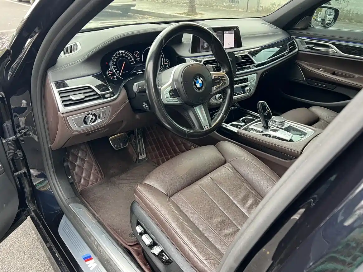 BMW 7 Series 2018 730Li Leading Type M Sport Package фото 7