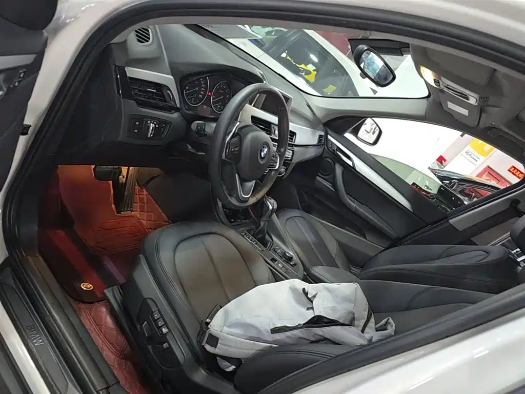 BMW X1 2016 sDrive18Li Premium Model фото 15