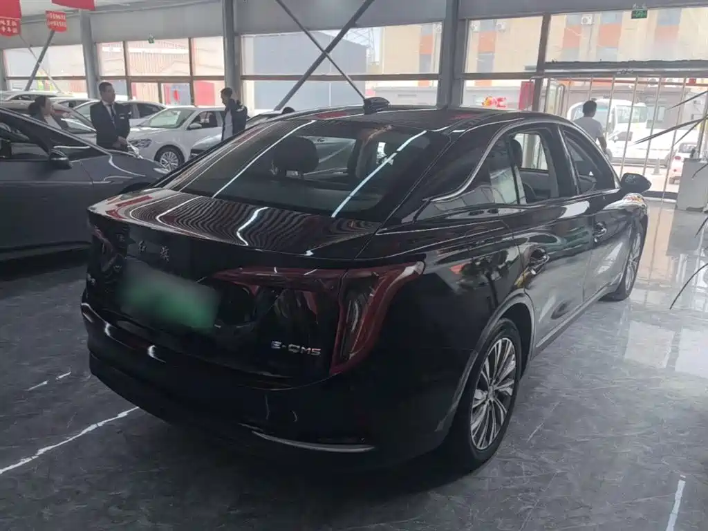 Hongqi E-QM5 2022 431km Charging Enjoyment Edition фото 7