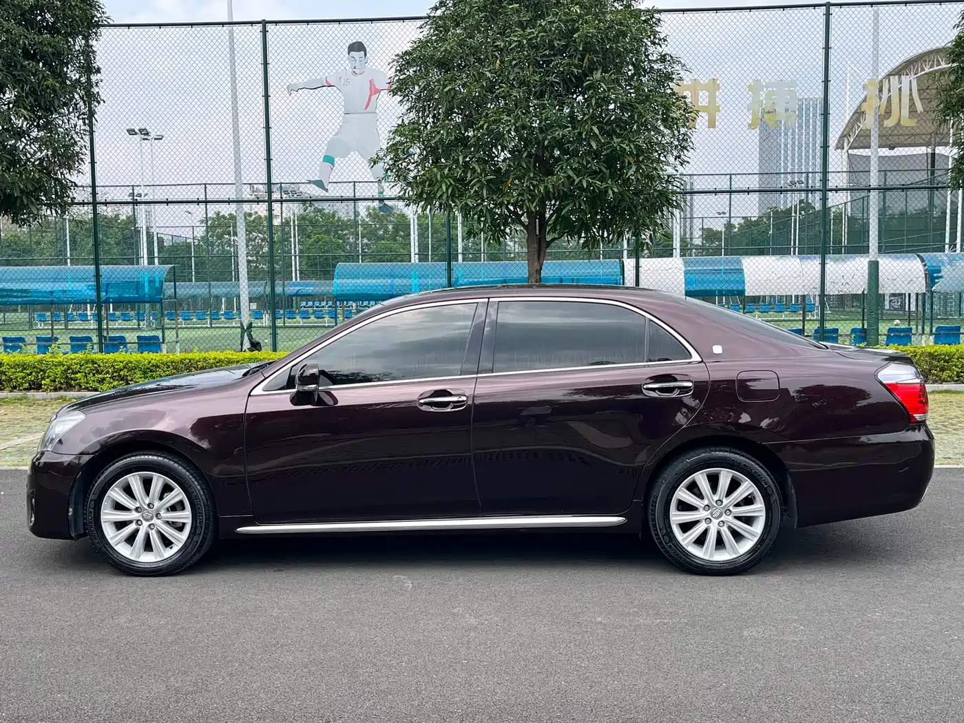Toyota Crown 2012 2.5L Royal Leather Edition фото 4