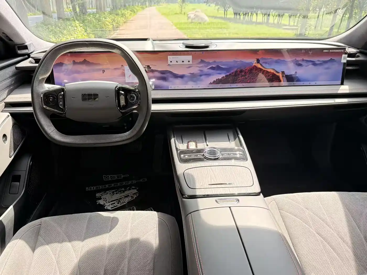 Geely Galaxy Galaxy E8 2025 620km AWD Starship LiDAR Smart Drive Edition фото 7
