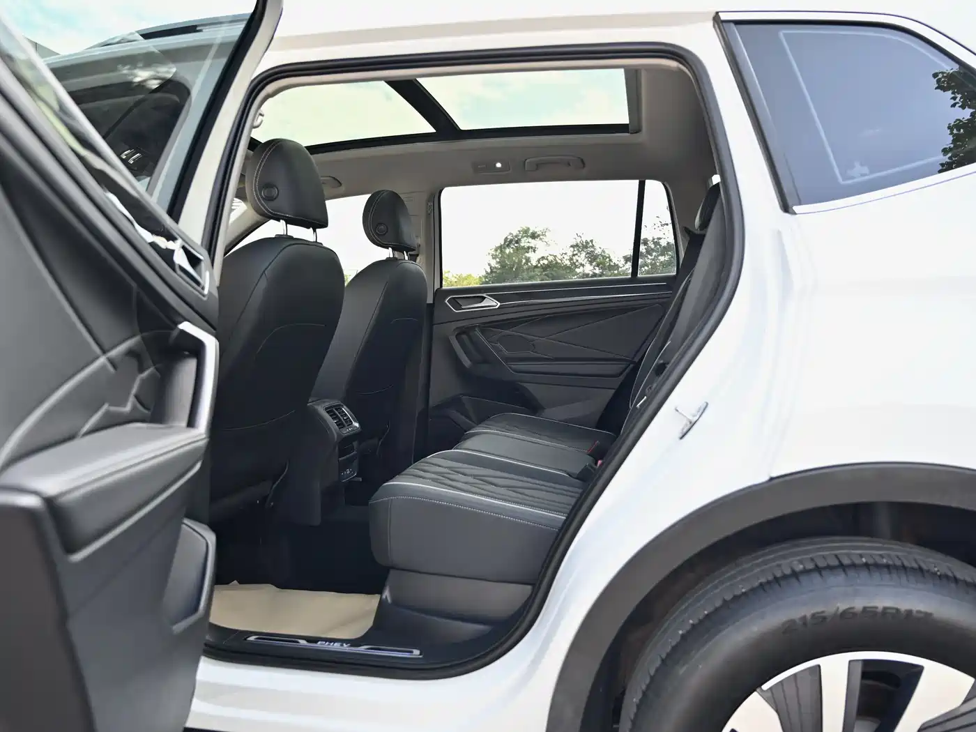 Volkswagen Tiguan L PHEV 2023 430PHEV Plug-in Hybrid Premium фото 8