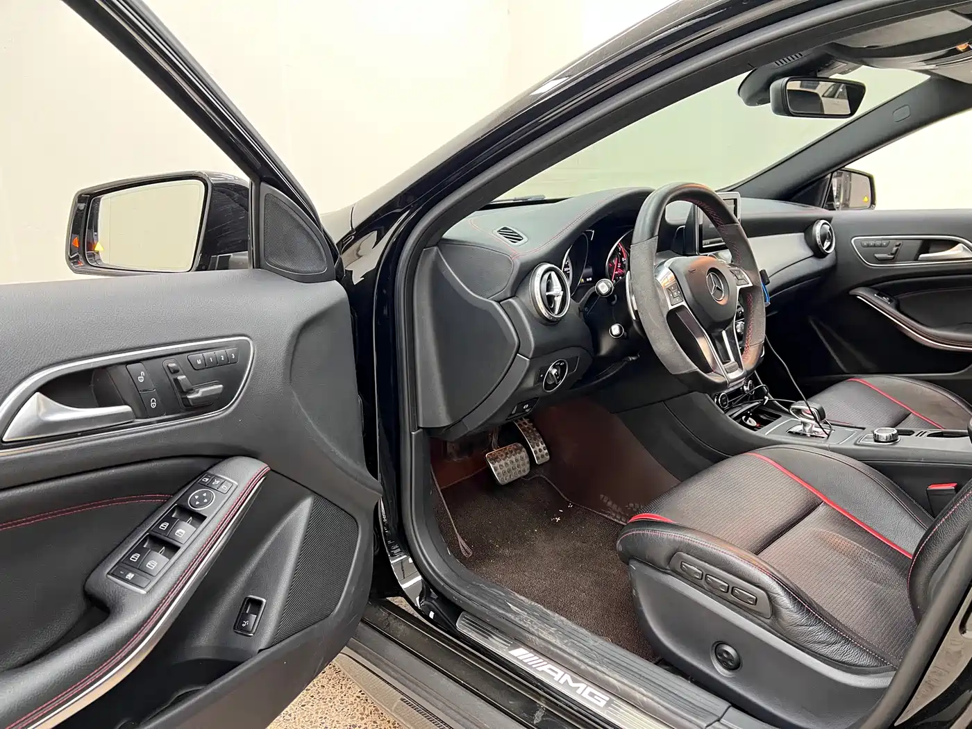 Mercedes-Benz GLA AMG 2015 AMG GLA 45 4MATIC фото 10