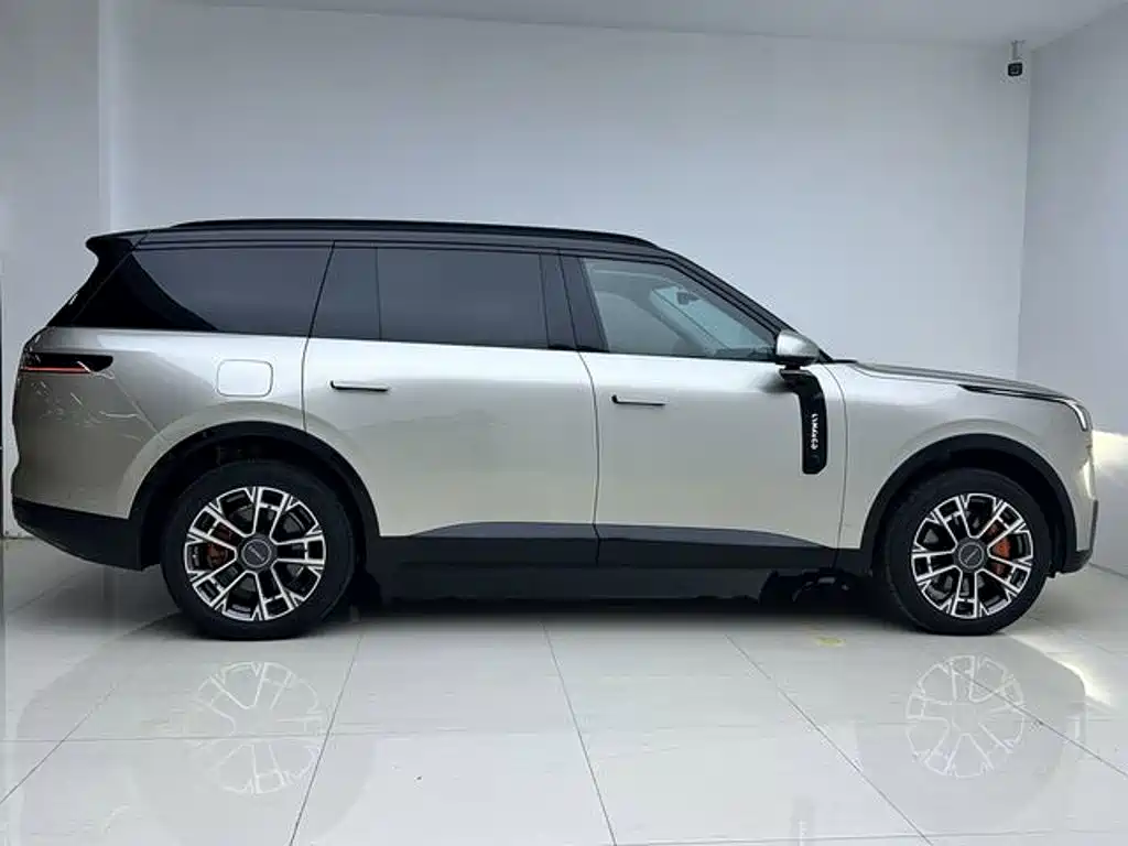 Фото 8 - Lynk & Co 900