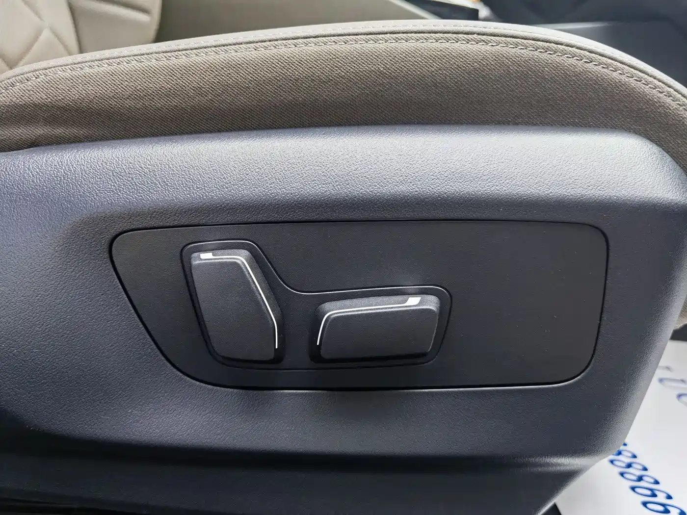 BMW 5 Series 2025 530Li Leading M Sport Package фото 17