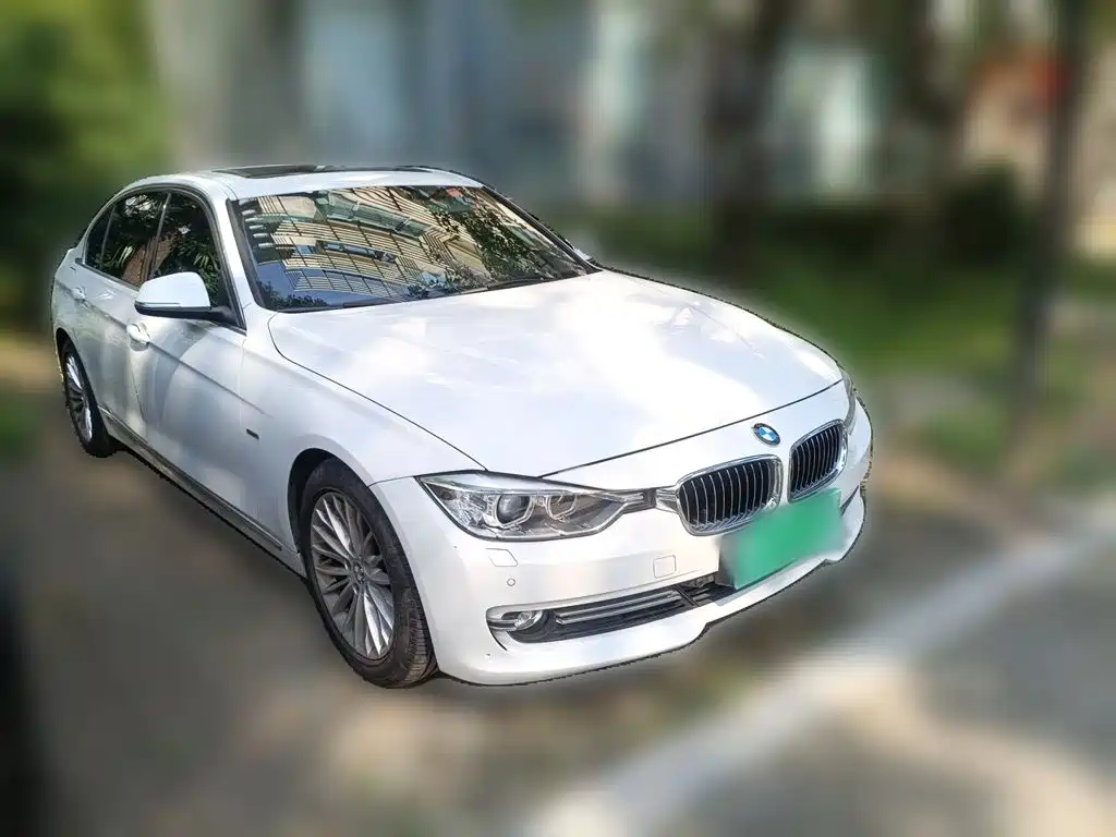 Фото 24 - BMW 3 Series
