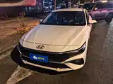 Фото 1 - Hyundai Elantra