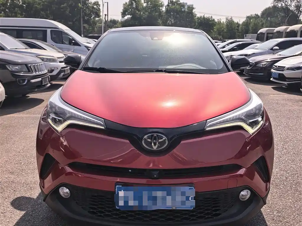 Toyota C-HR 2020 Model 2.0L Luxury фото 2