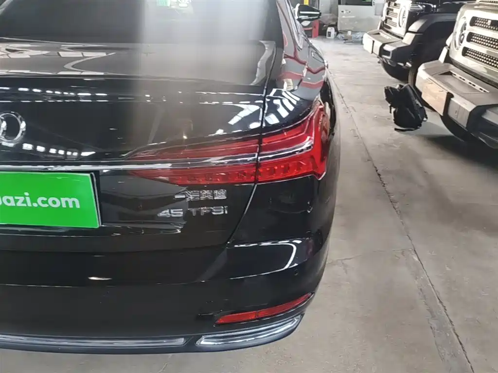 Audi A6L 2021 45 TFSI Exclusive Elegance фото 8