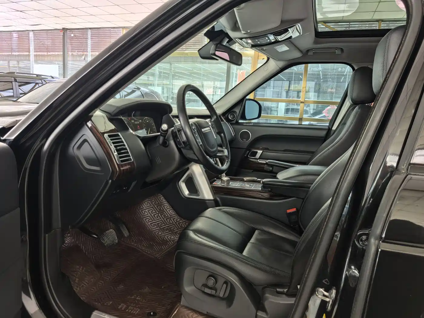 Land Rover Range Rover 2015 3.0 SC V6 Vogue фото 6