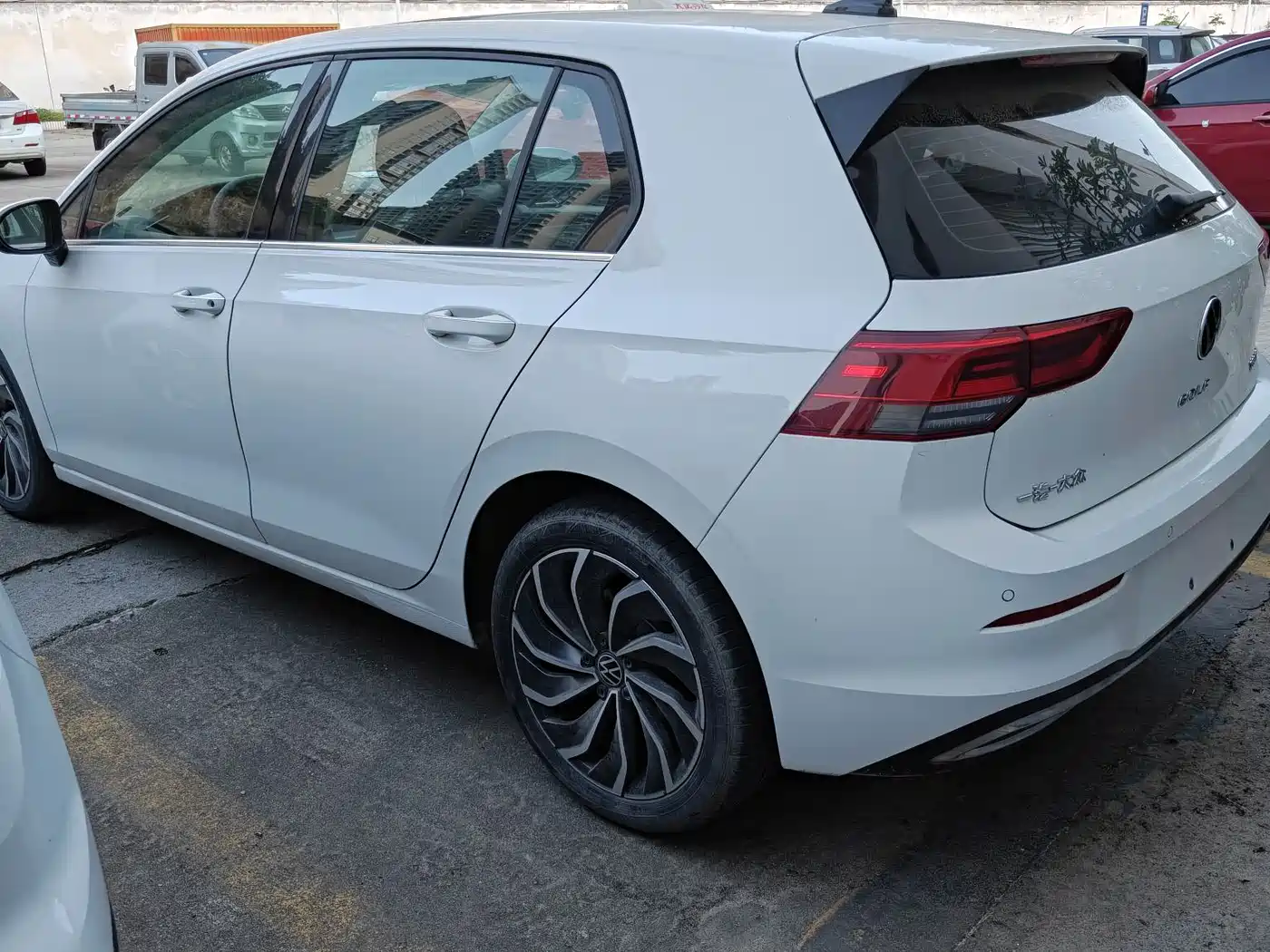 Volkswagen Golf 2023 Facelift 280TSI DSG Pro фото 4