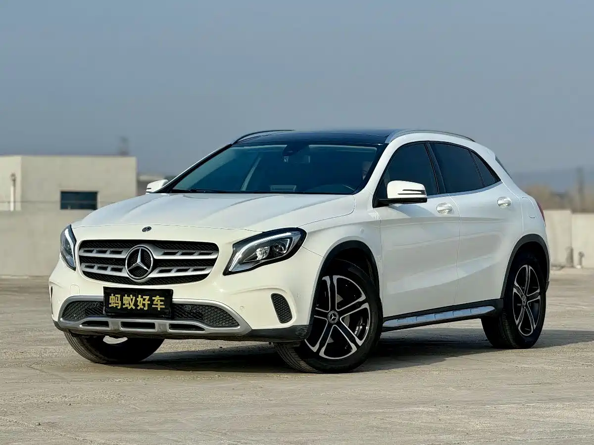 Mercedes-Benz GLA 2018 GLA 200 Fashion