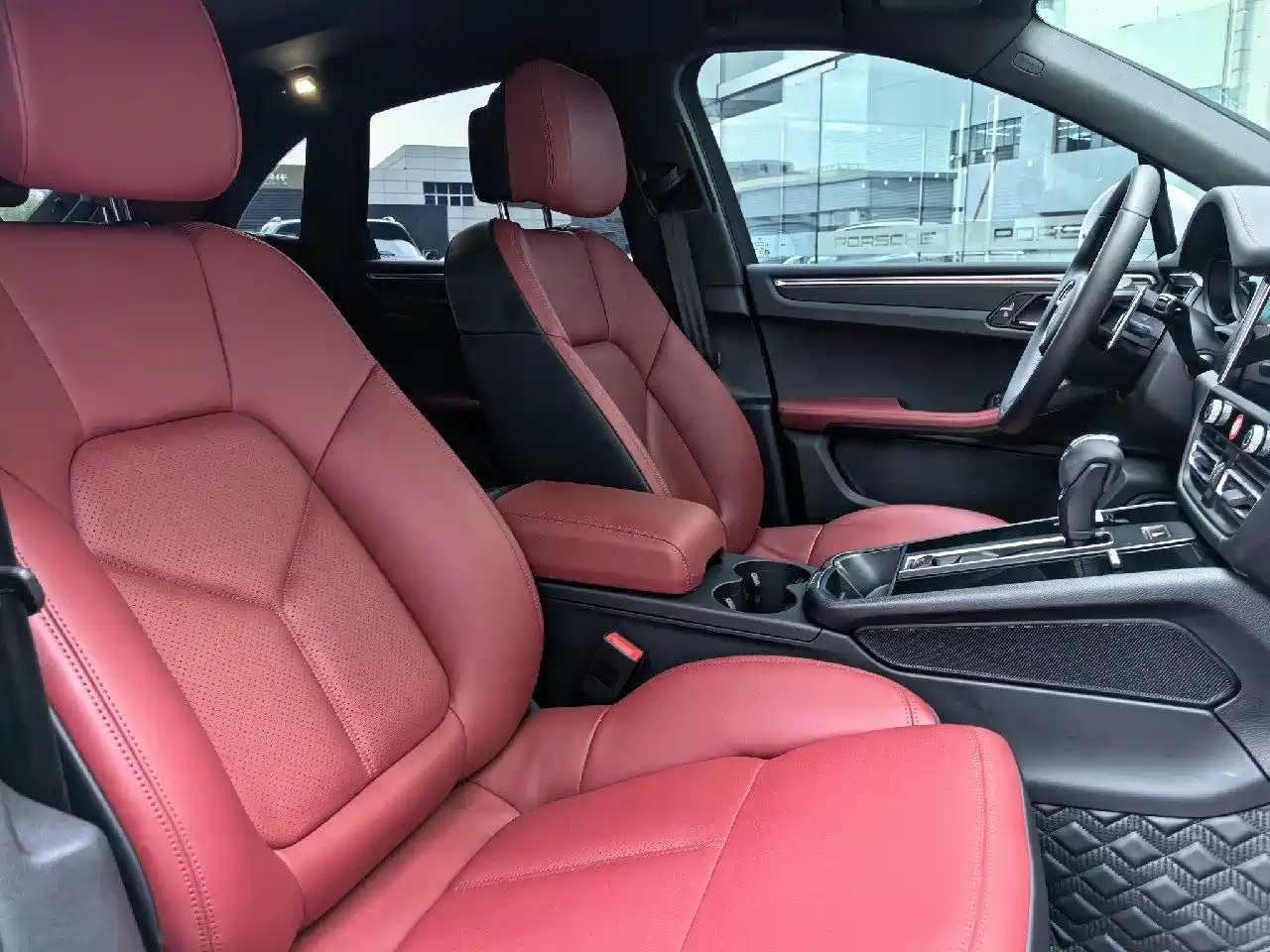 Porsche Macan 2024 Macan 2.0T фото 12