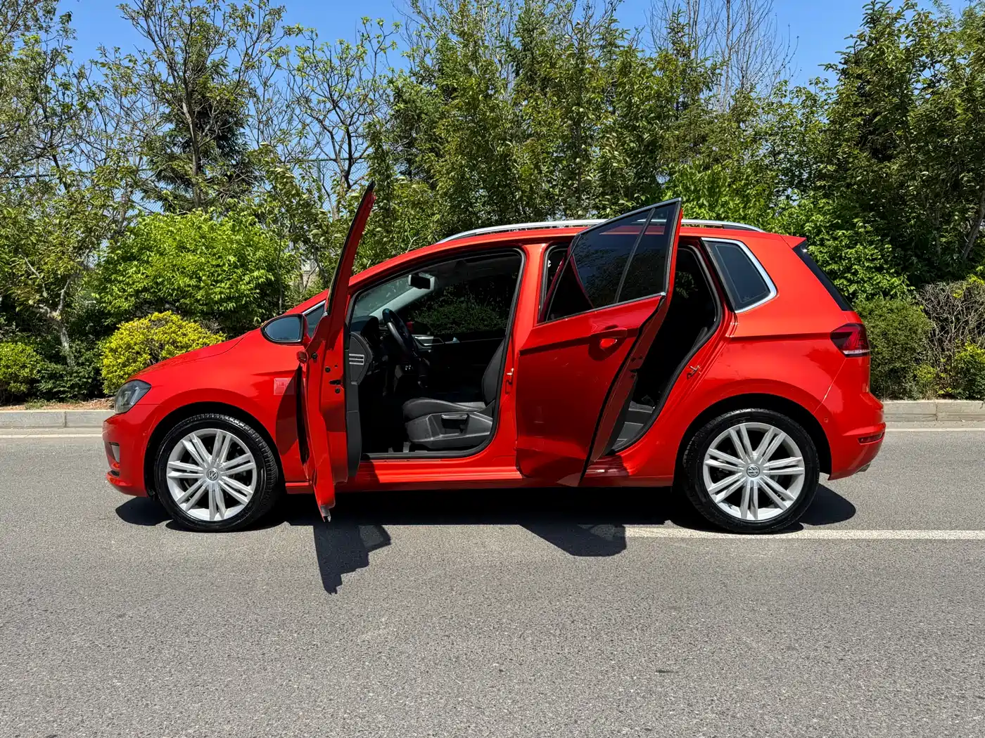 Volkswagen Golf Sportsvan 2016 280TSI Automatic Flagship фото 2