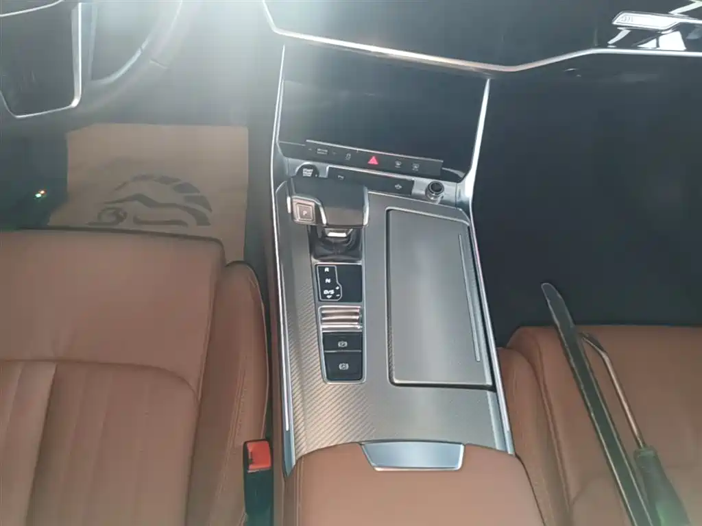 Audi A6L 2021 45 TFSI Exclusive Elegance фото 14
