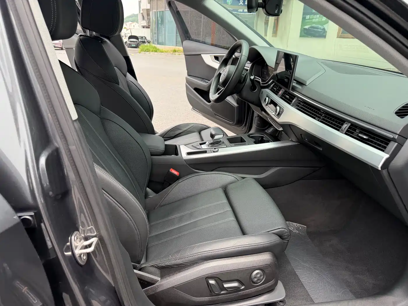 Audi A4L 2020 40 TFSI Luxury Dynamic фото 12