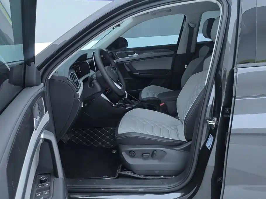 Volkswagen Tayron 2025 2025 Shared Joy 300TSI
