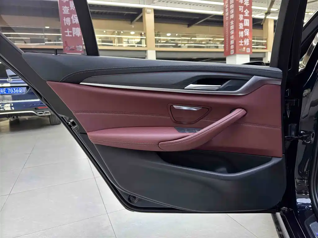 BMW 5 Series 2021 530Li Leading M Sport Package фото 9