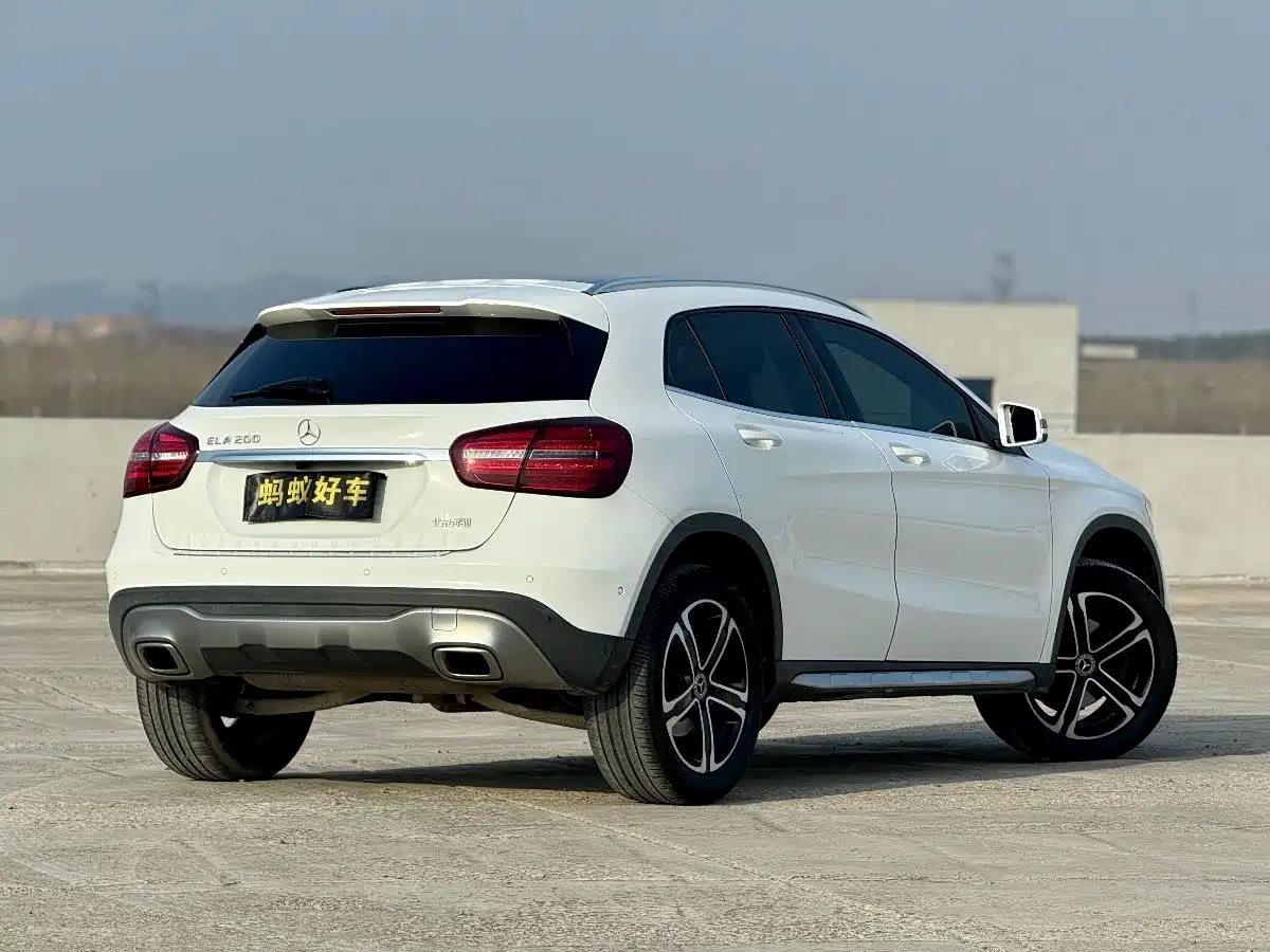 Mercedes-Benz GLA 2018 GLA 200 Fashion фото 8