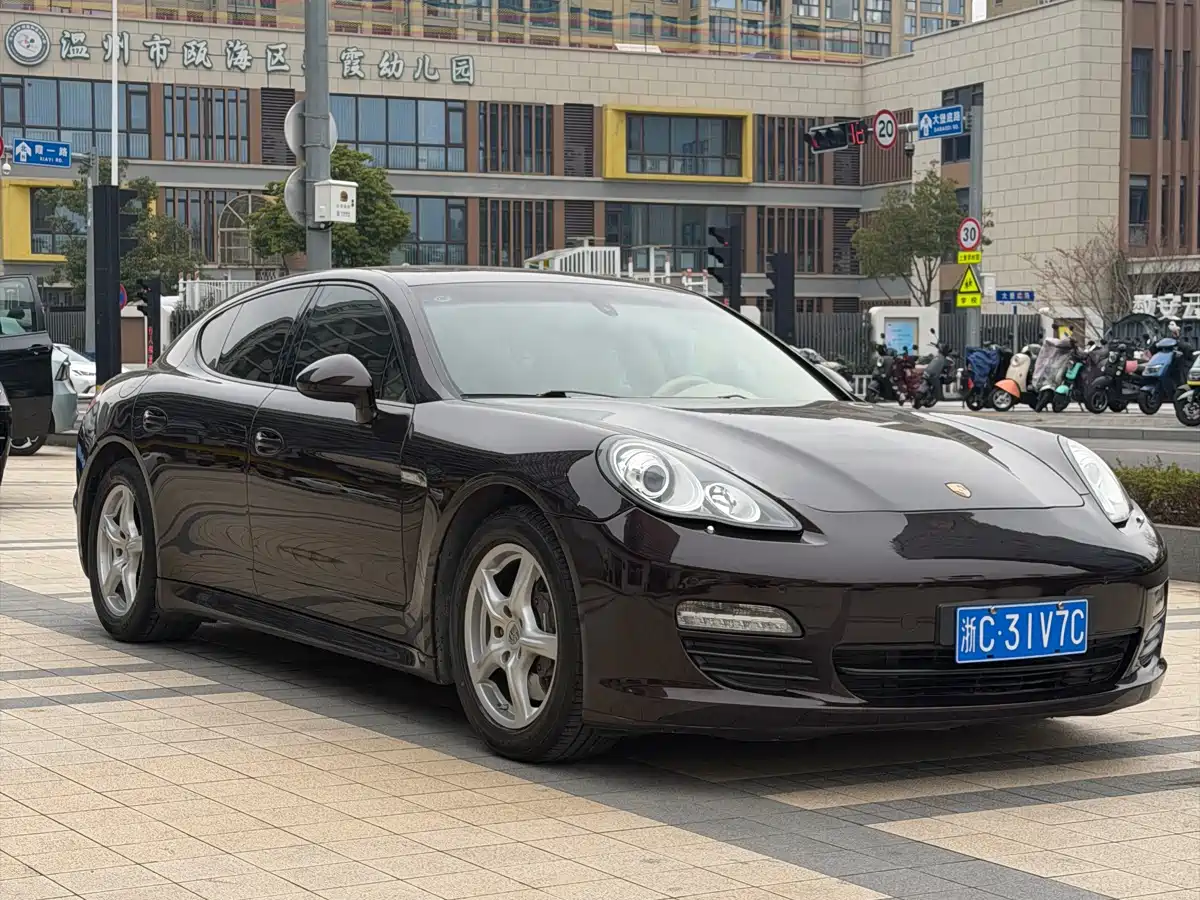 Porsche Panamera 2010 Panamera 3.6L фото 2