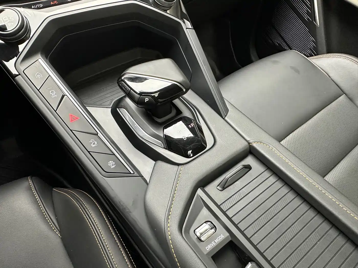 Lynk & Co 06 EM-P 2022 PHEV 84KM Range Pro фото 14