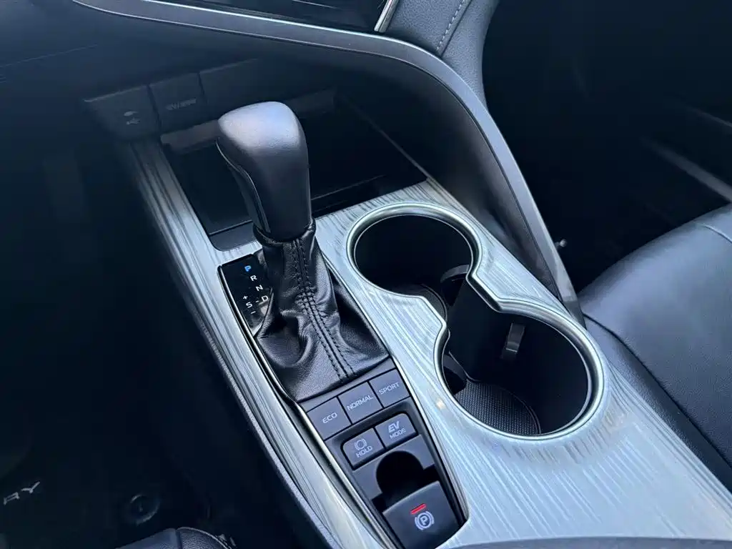 Toyota Camry 2019 Hybrid 2.5HG Luxury Edition China V фото 15